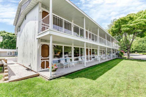 Spruce & Shore Motel Fish Creek Exterior photo